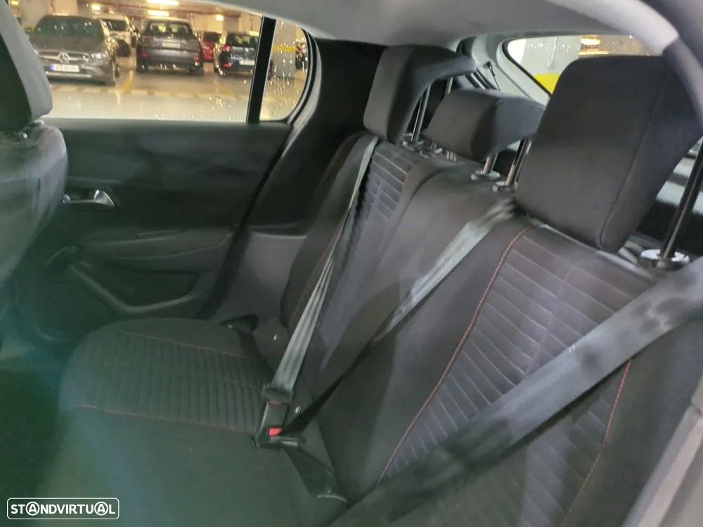 Peugeot 208 - 9