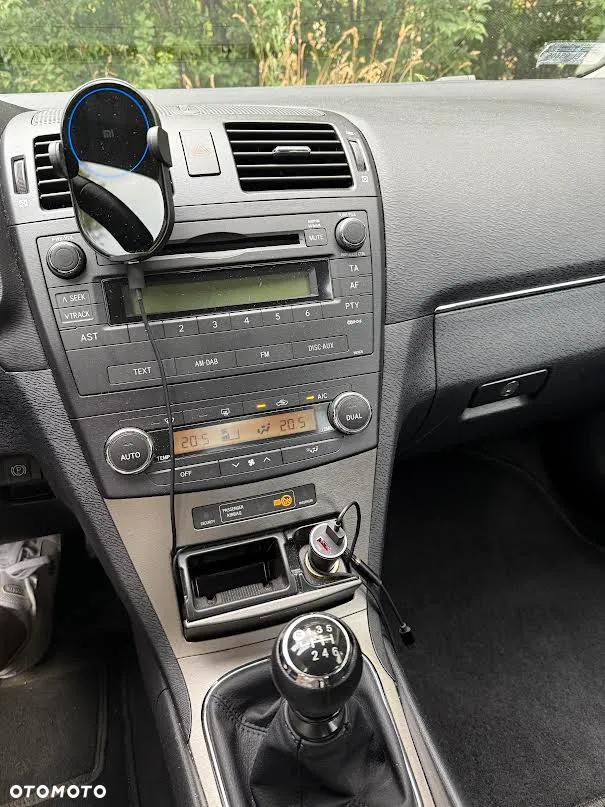 Toyota Avensis - 15