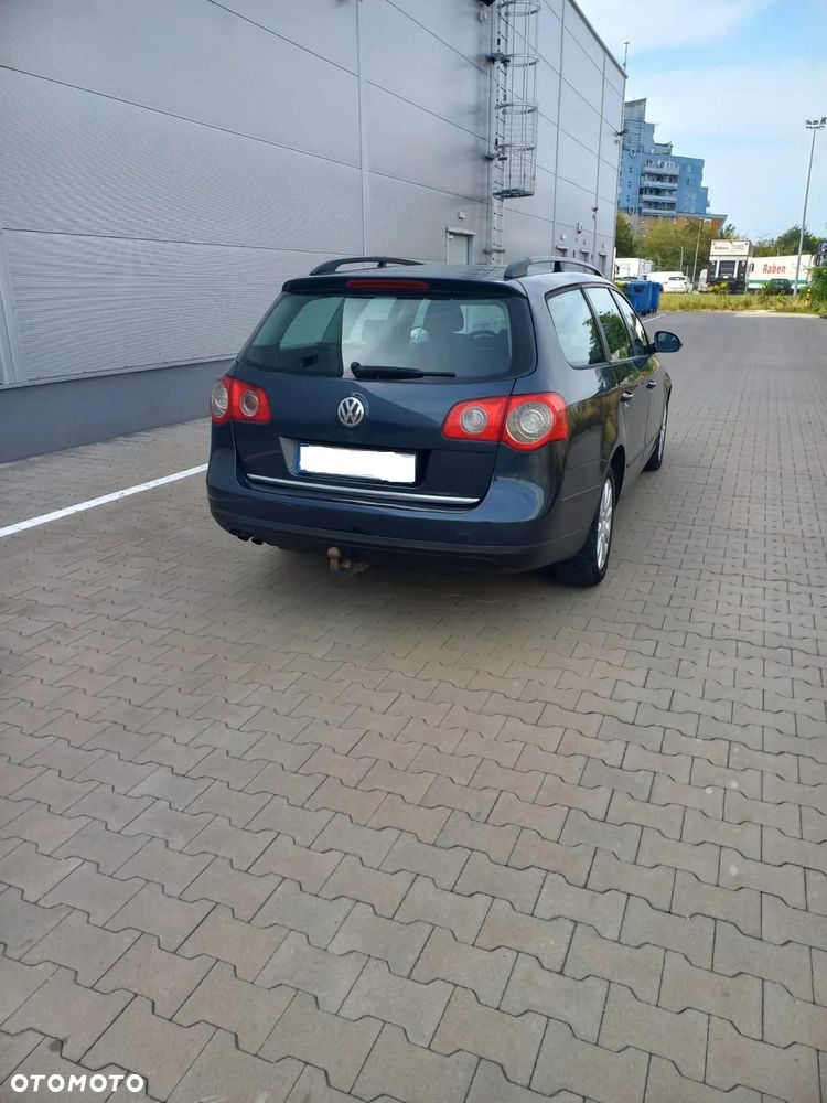 Volkswagen Passat - 11