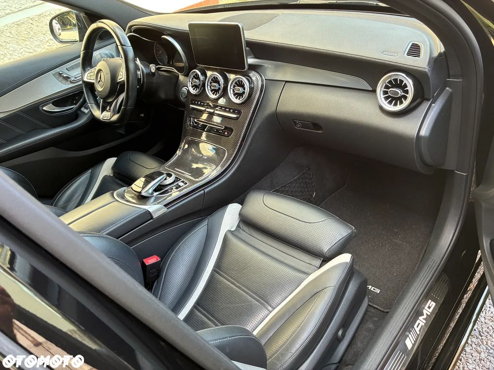 Mercedes-Benz Klasa C AMG 63 S AMG Speedshift 7G-MCT - 29