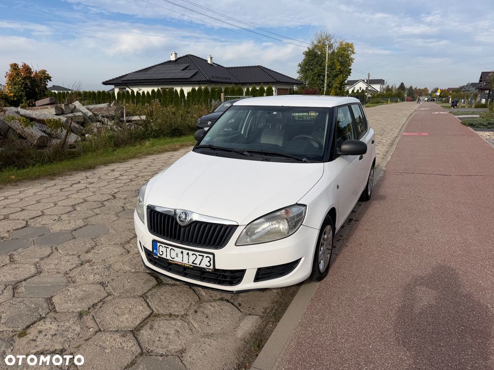 Skoda Fabia 2013 photo 2