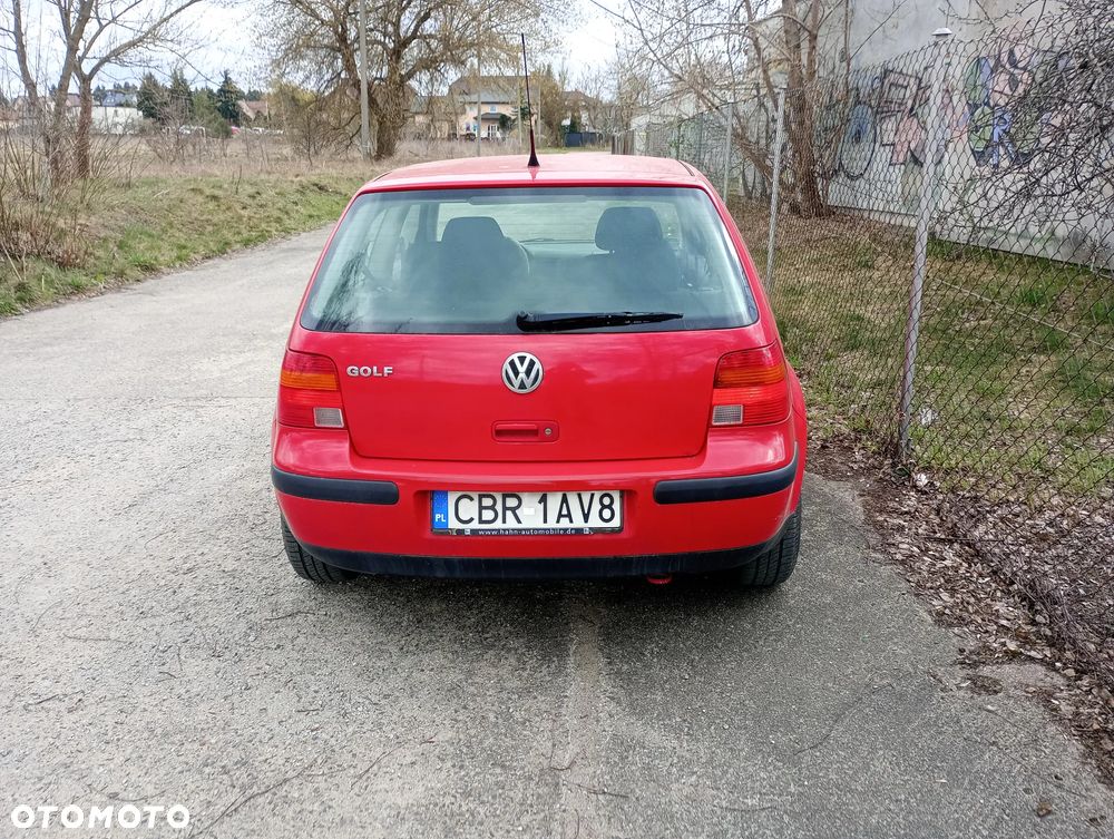 Volkswagen Golf - 1