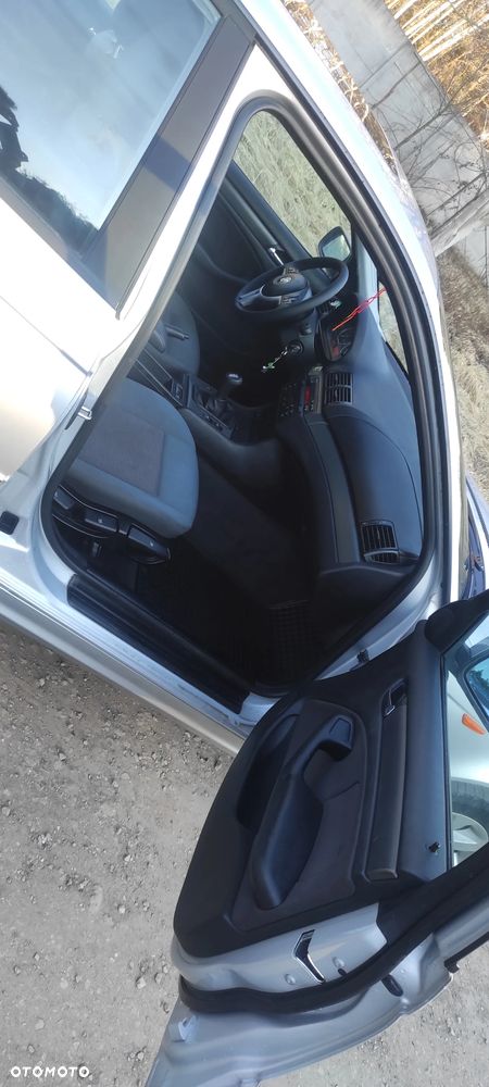 BMW Seria 3 318i - 8