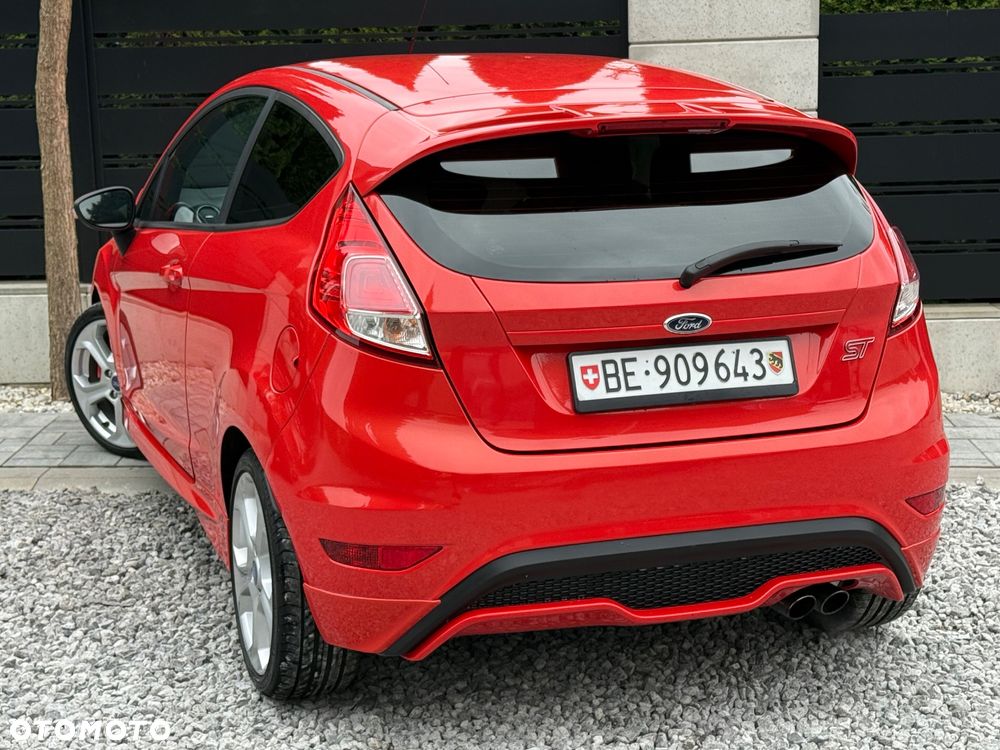 Ford Fiesta 1.6 EcoBoost ST - 12