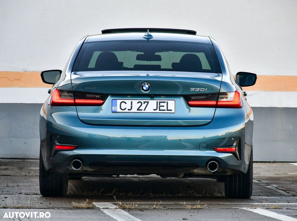 BMW Seria 3 330i xDrive AT - 3