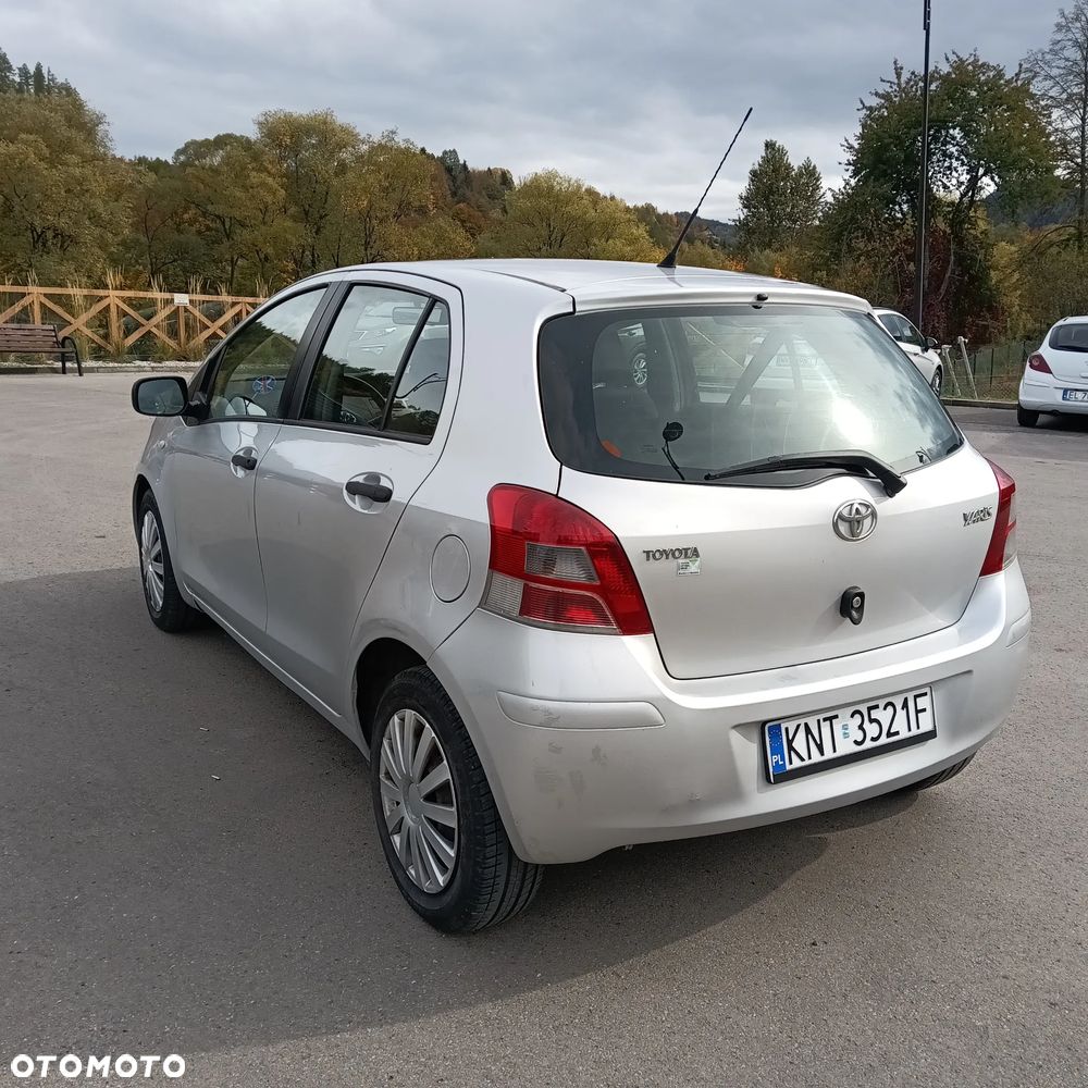 Toyota Yaris - 4