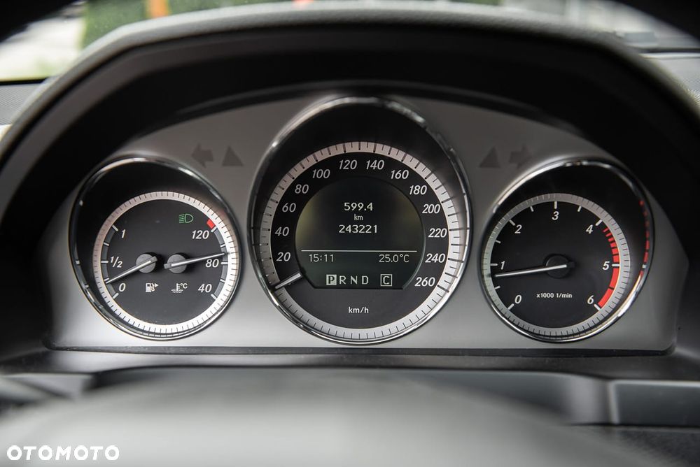 Mercedes-Benz Klasa C 220 CDI DPF Automatik Avantgarde - 23
