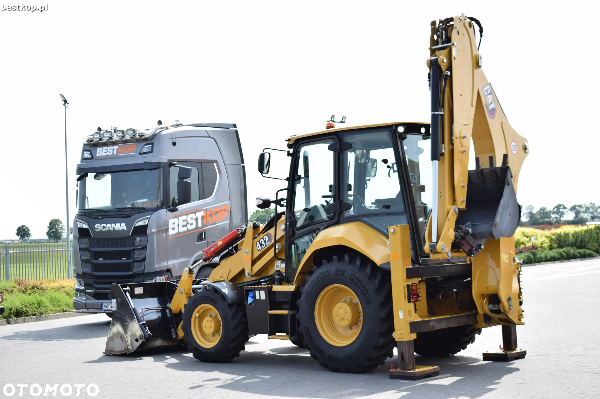 Caterpillar CAT 432 - 11