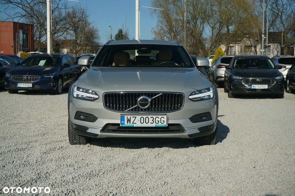 Volvo V90 Cross Country B5 D AWD Ultimate - 4