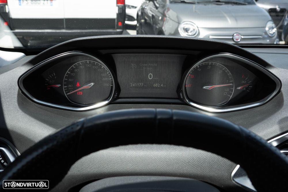 Peugeot 308 1.6 BlueHDi GT Line - 19