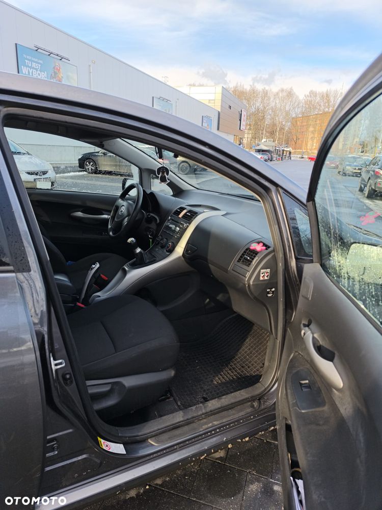 Toyota Auris 1.6 VVT-i Terra - 11