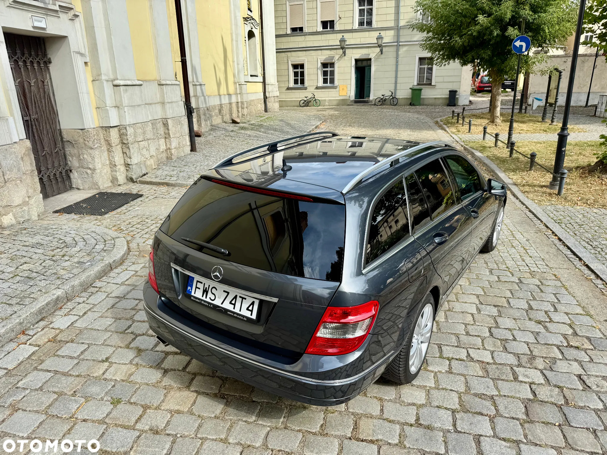 Mercedes-Benz Klasa C 250 CGI T Automatik BlueEFFICIENCY Avantgarde - 20