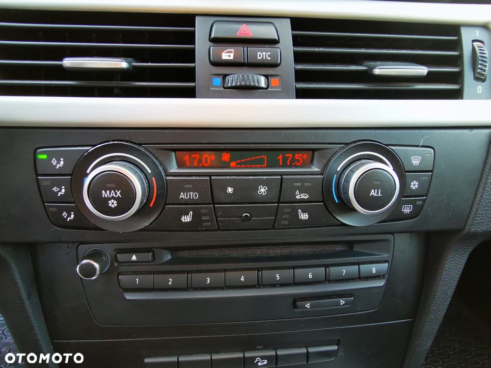 BMW Seria 3 320d xDrive DPF - 25
