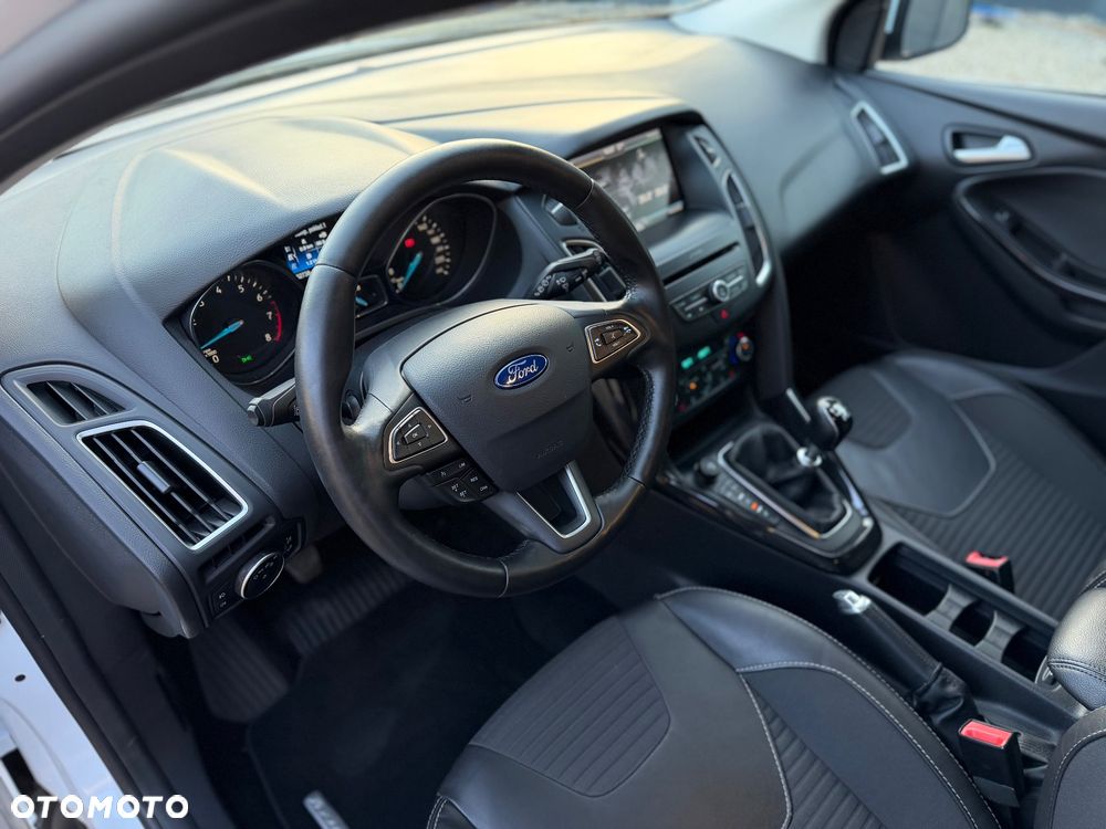Ford Focus 1.0 EcoBoost STart-Stopp-System TITANIUM - 20