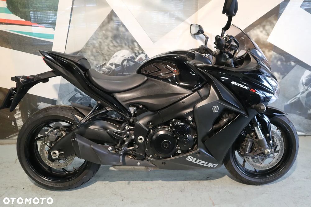 Suzuki GSX - 20