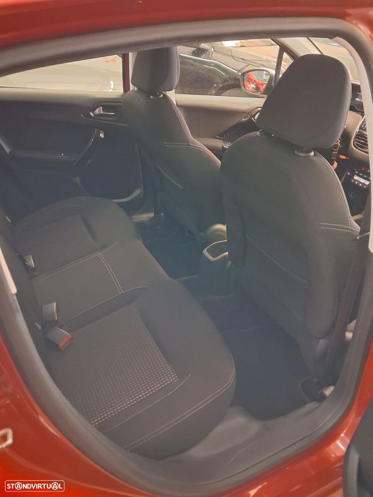 Peugeot 208 1.2 PureTech Style - 20