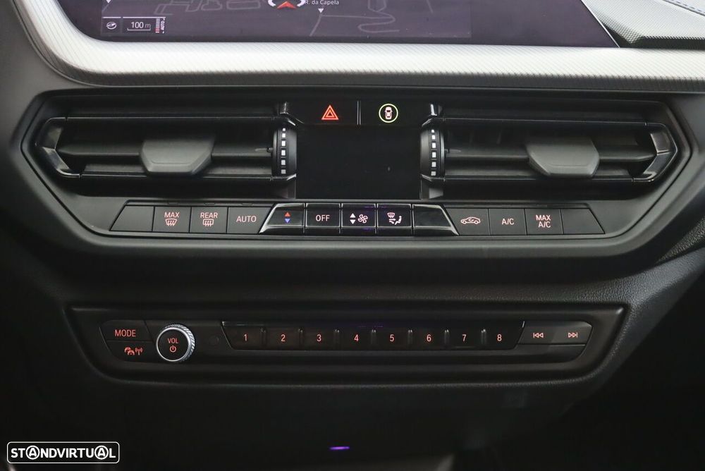 BMW 116 d Pack Desportivo M Auto - 35