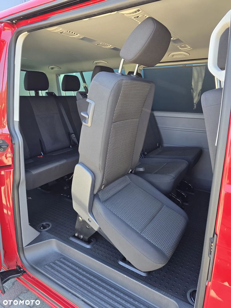 Volkswagen Caravelle - 13