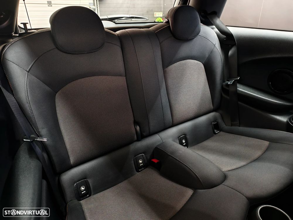 MINI 3 Portas One D - 23