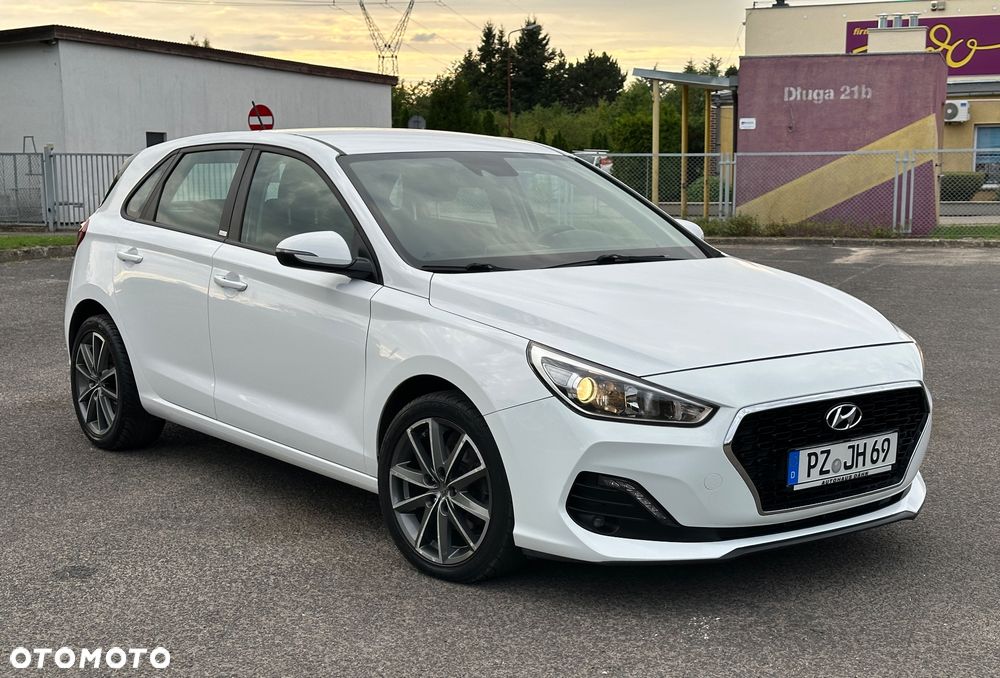 Hyundai i30 1.6 CRDI Intro - 3