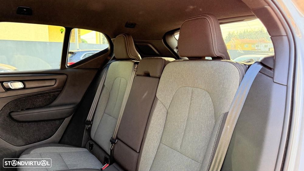 Volvo XC 40 1.5 T2 Plus Dark Auto - 12