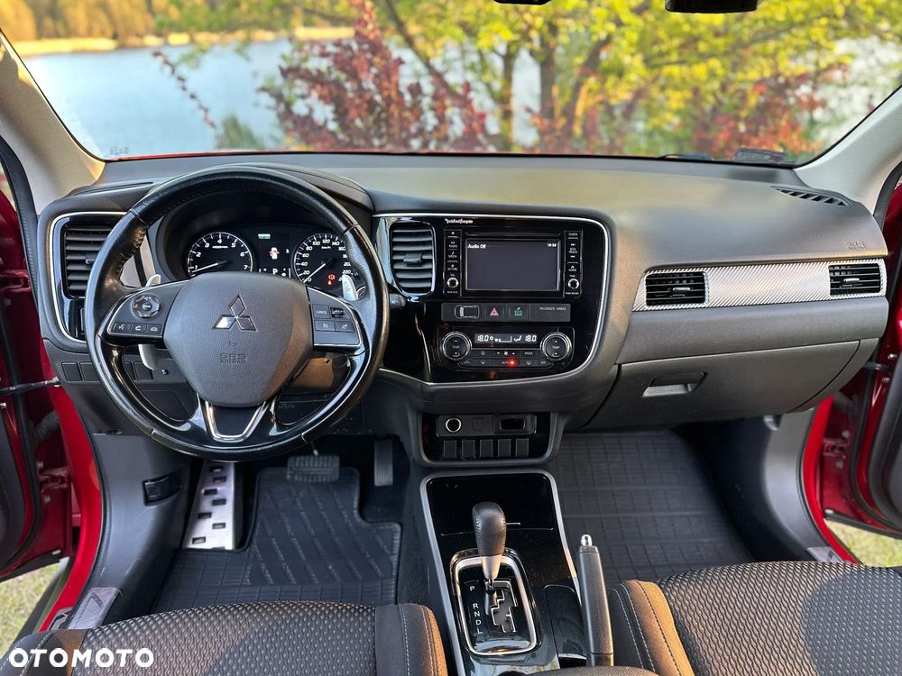 Mitsubishi Outlander 2.0 Intense 4WD CVT - 26