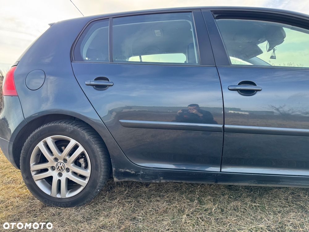 Volkswagen Golf V 1.9 TDI Comfortline - 5