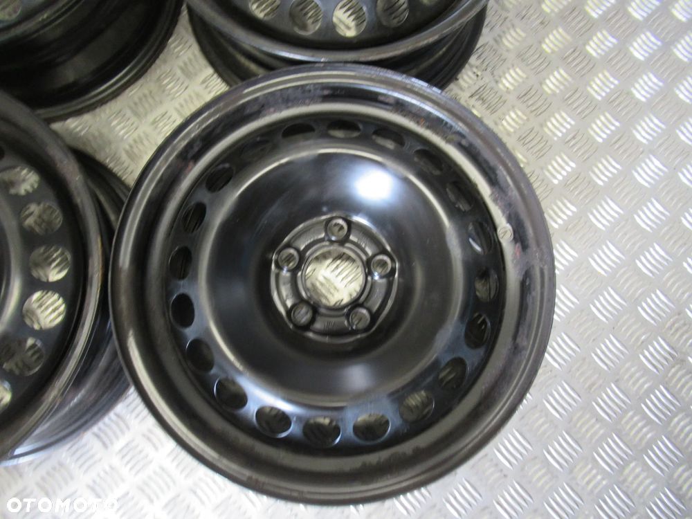 Felgi Audi a1 6Jx15 et29 5x100 8X0 - 7