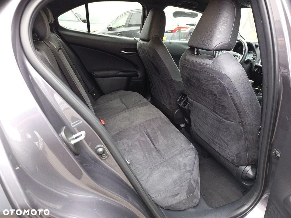Lexus UX - 26