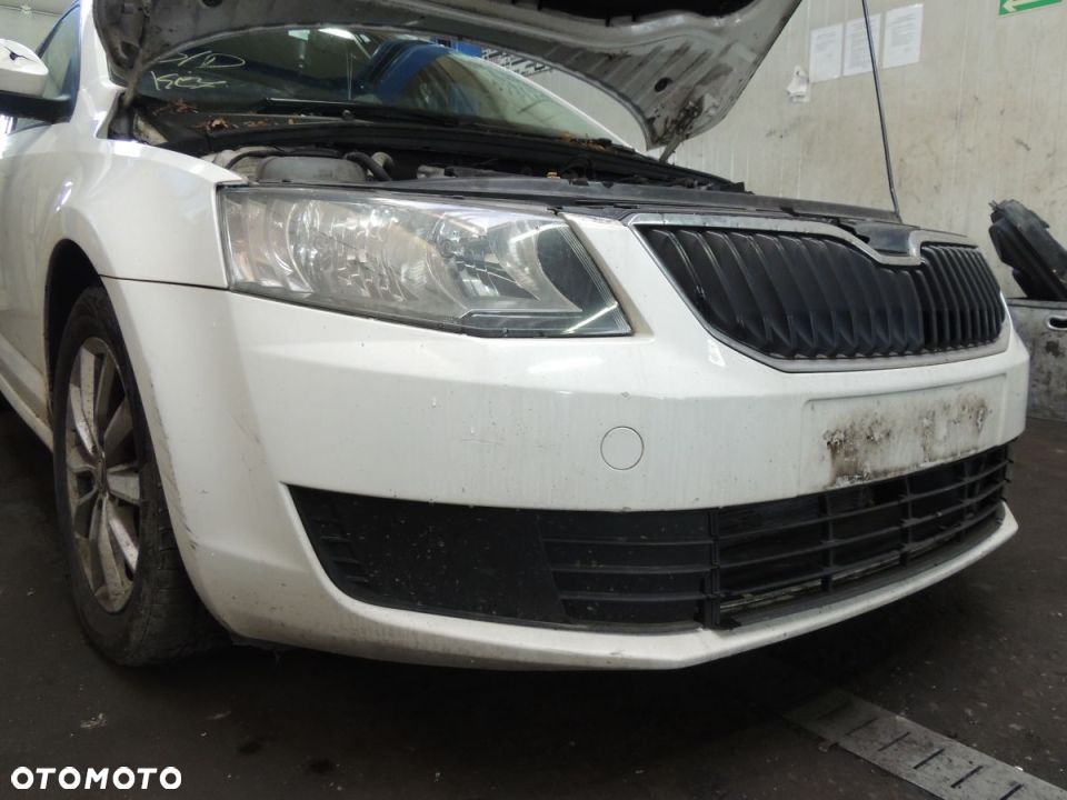 Lampa przód prawa SKODA Octavia III kombi '13 1.6 tdi