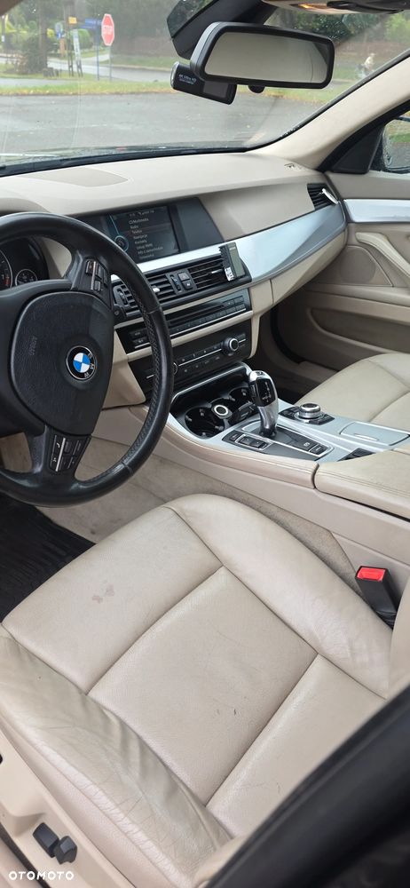 BMW Seria 5 523i - 5