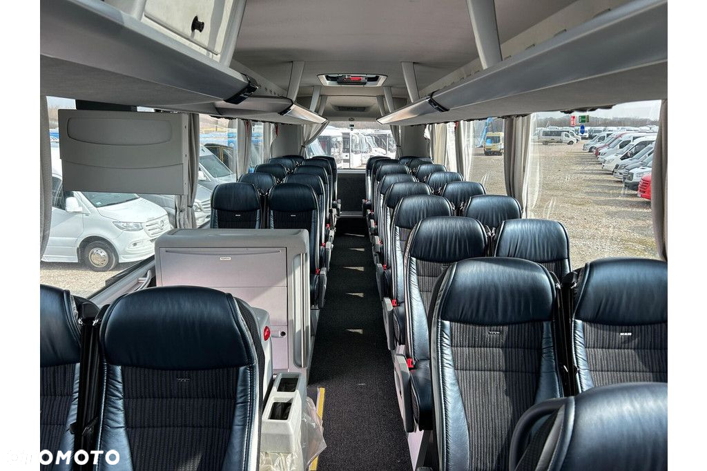 MAN Lions Coach - 10