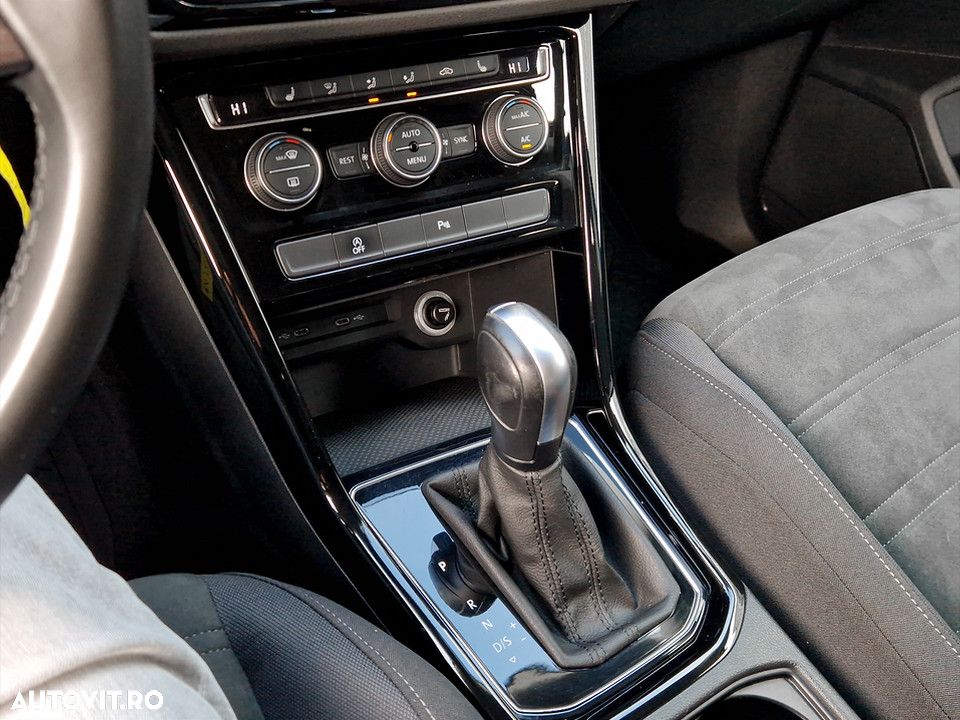Volkswagen Touran 1.5 TSI DSG Highline - 17