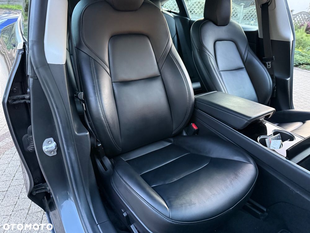 Tesla Model 3 - 31