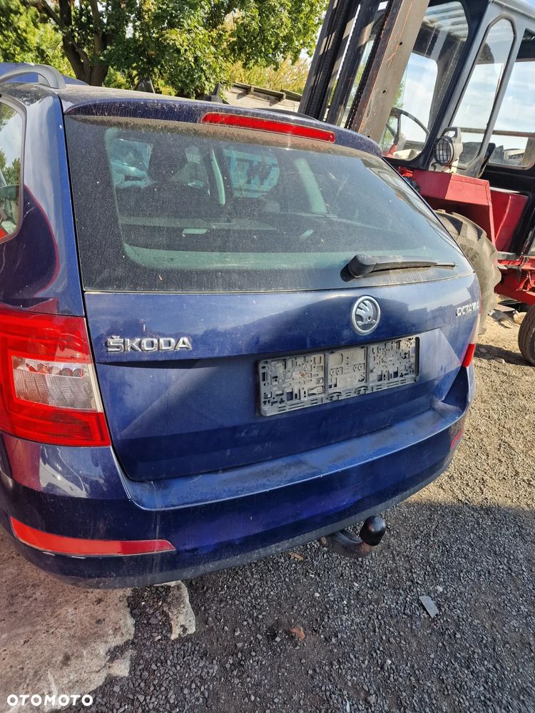 Klapa  tył skoda  octavia  III  kombi  kolorze  LF5A - 2