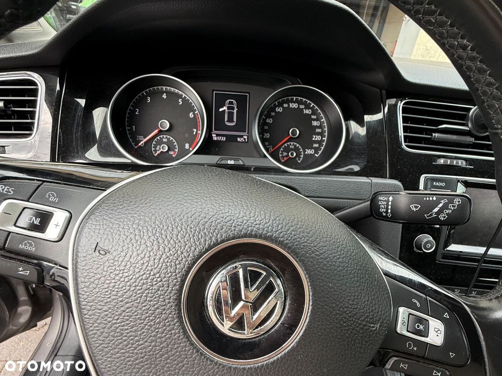 Volkswagen Golf - 10
