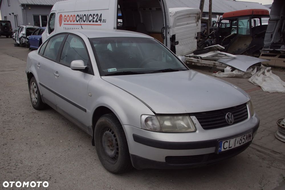 Auto na części - Volkswagen Passat B5 1.9 TDI 115 KM AJM DUK LB7Z 2000R Silnik Skrzynia Drzwi Maska Błotnik Klapa Zderzak Lampa Lusterko Klamka Szyba Deska Kokpit Sterownik Moduł Czujnik Licznik Panel Kierownica - 1