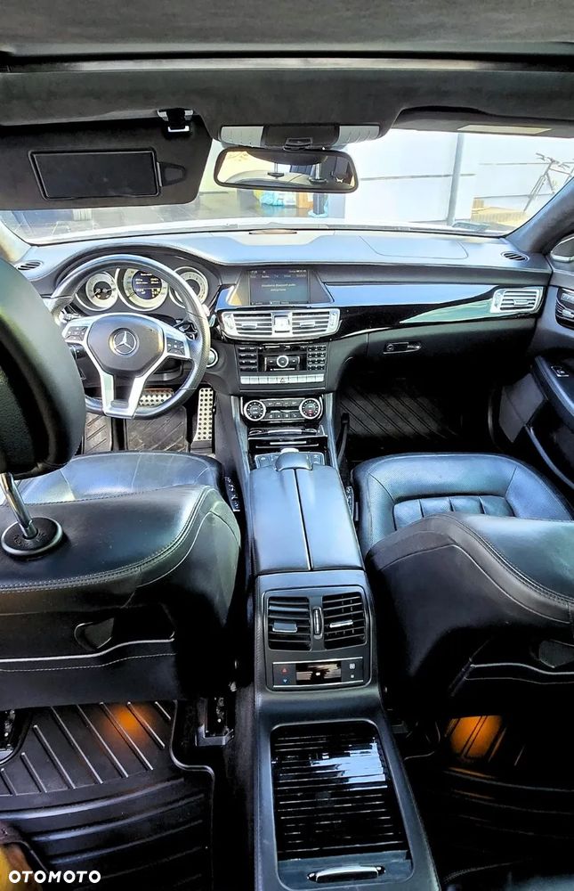 Mercedes-Benz CLS - 10