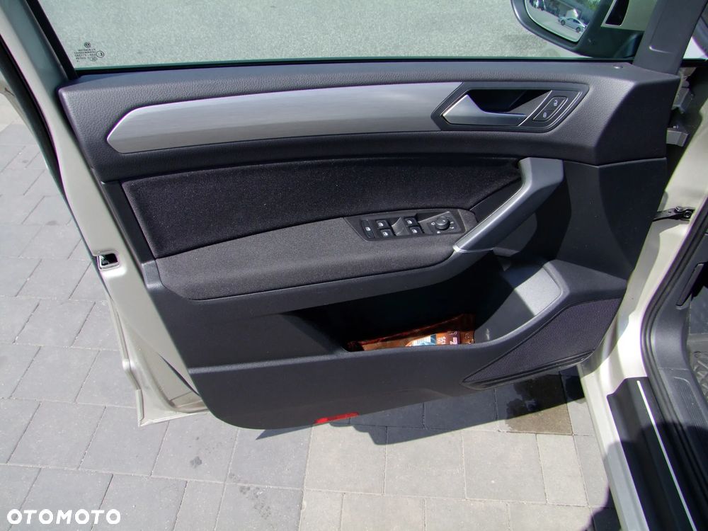 Volkswagen Touran 2.0 TDI BMT SCR Comfortline - 18