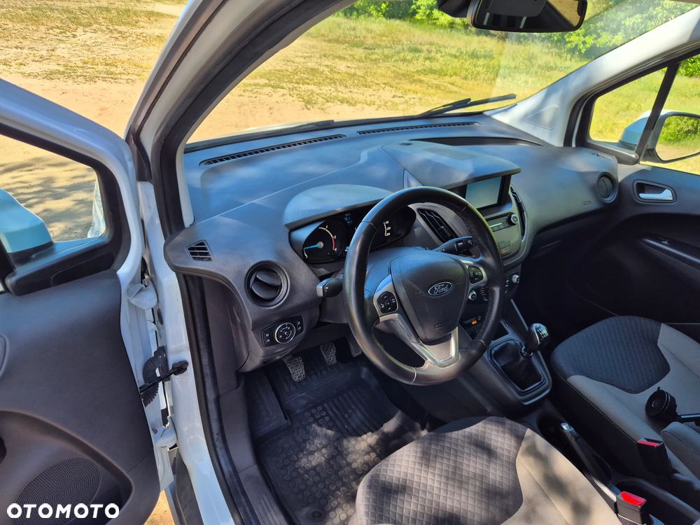 Ford Tourneo Courier 1.5 TDCi Sport - 24