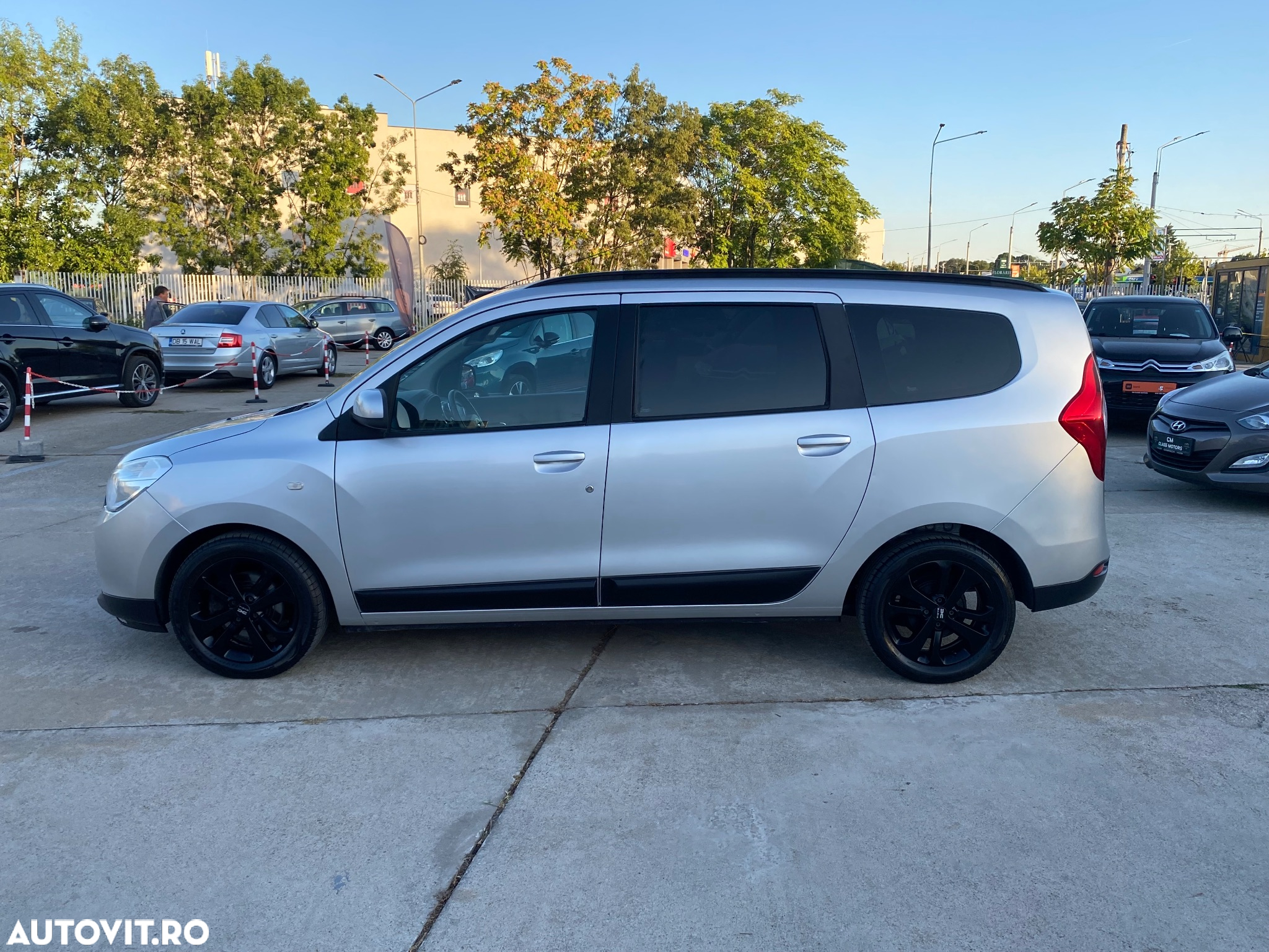 Dacia Lodgy 1.5 dCi 109 CP Laureate - 11