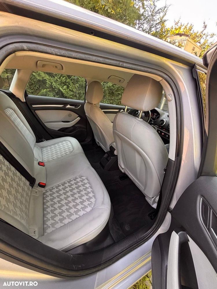 Audi A3 Sportback 1.6 TDI clean Stronic Ambiente - 14