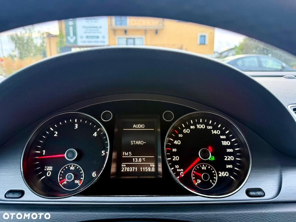 Volkswagen Passat Variant 2.0 TDI 4Motion DSG BlueMotion Tech R-Line - 24