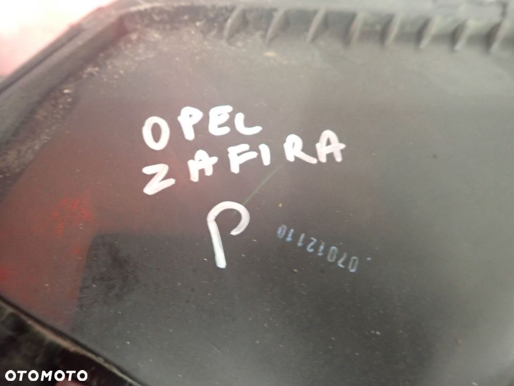 LAMPA PRAWA PRZEDNIA OPEL ZAFIRA B - 5