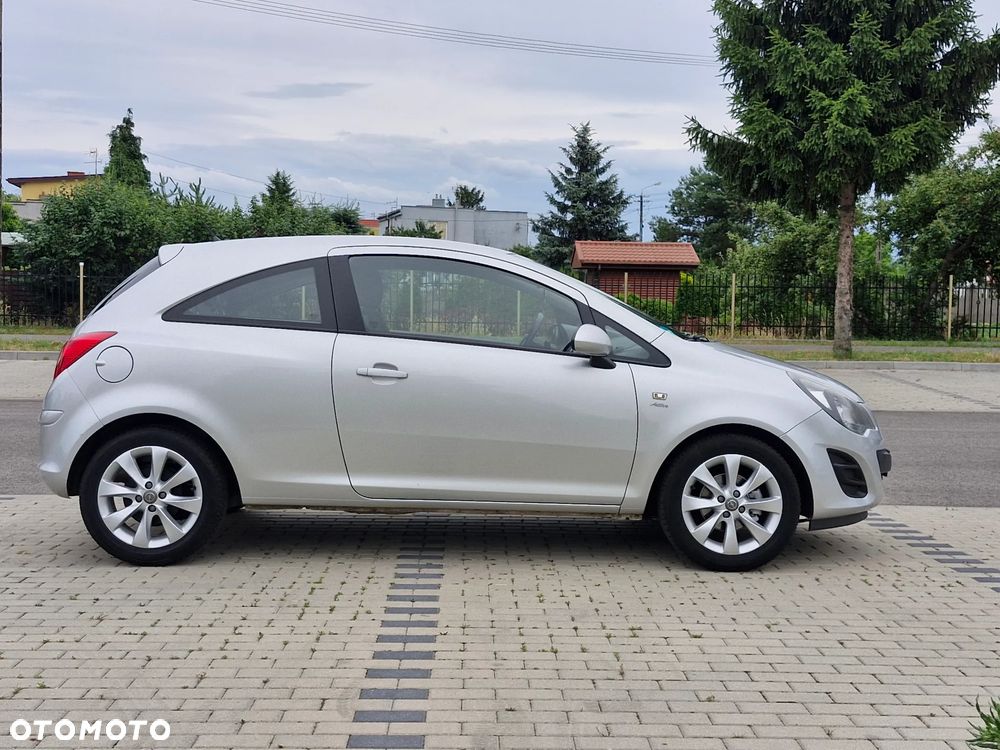 Opel Corsa 1.4 16V Innovation - 8