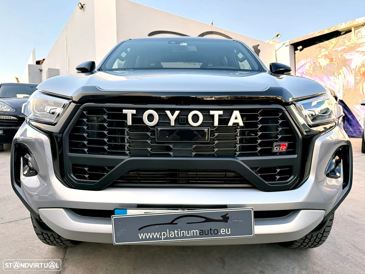 Toyota Hilux 2.8 D-4D 4WD GR Sport - 59