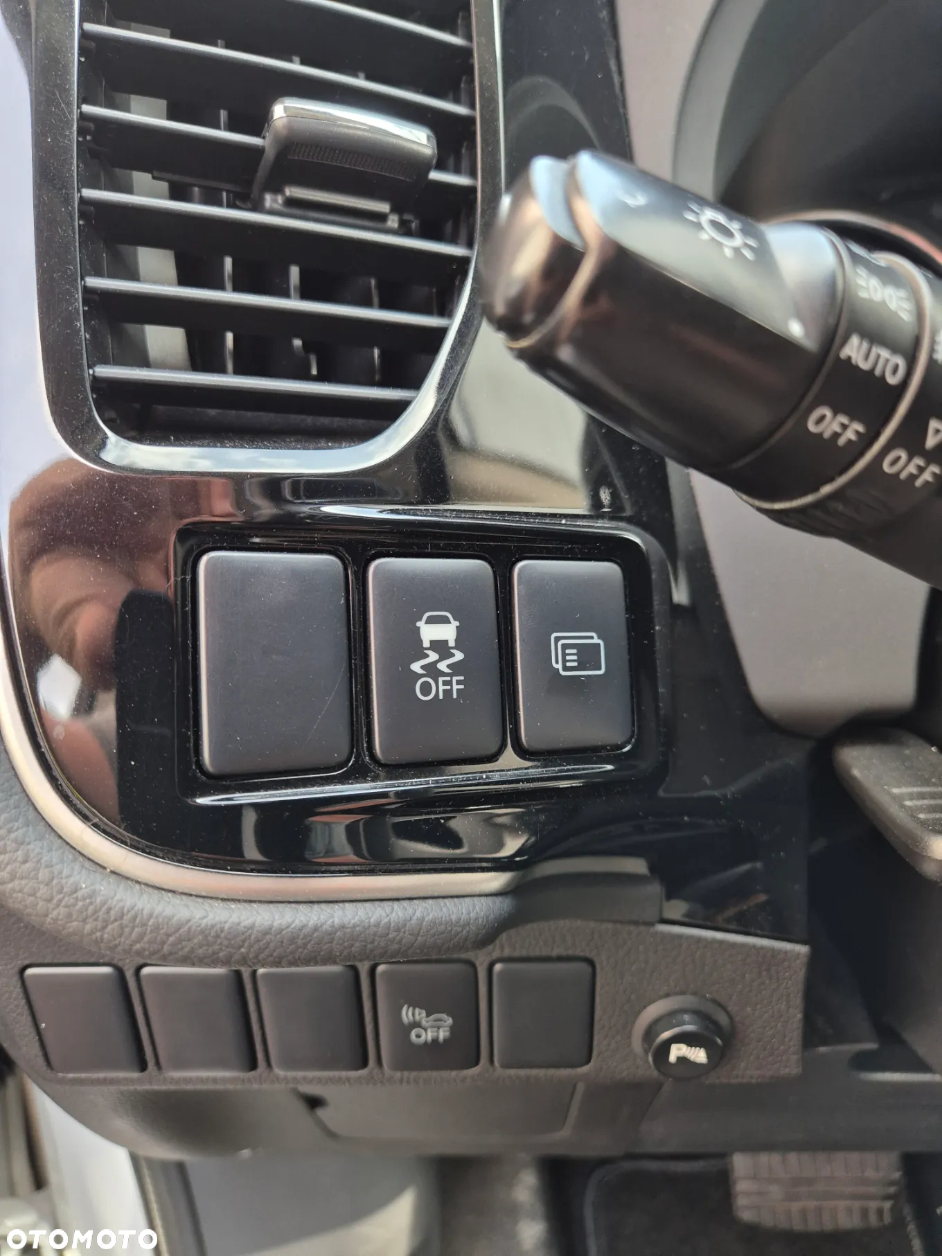 Mitsubishi Outlander 2.0 4WD Plug-In Hybrid - 40