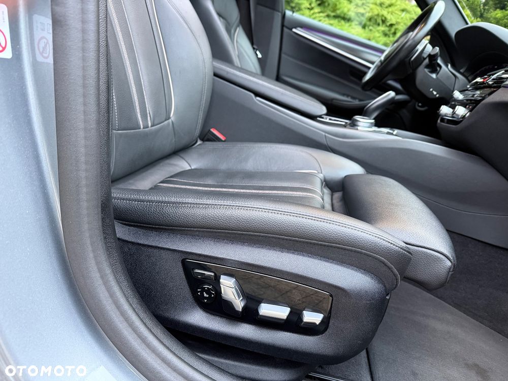BMW Seria 5 520d xDrive M Sport Edition - 31