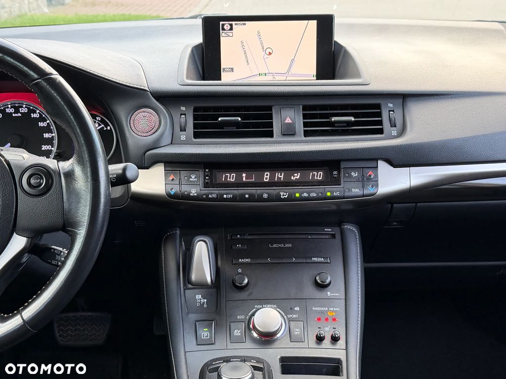 Lexus CT 200h Prestige - 15