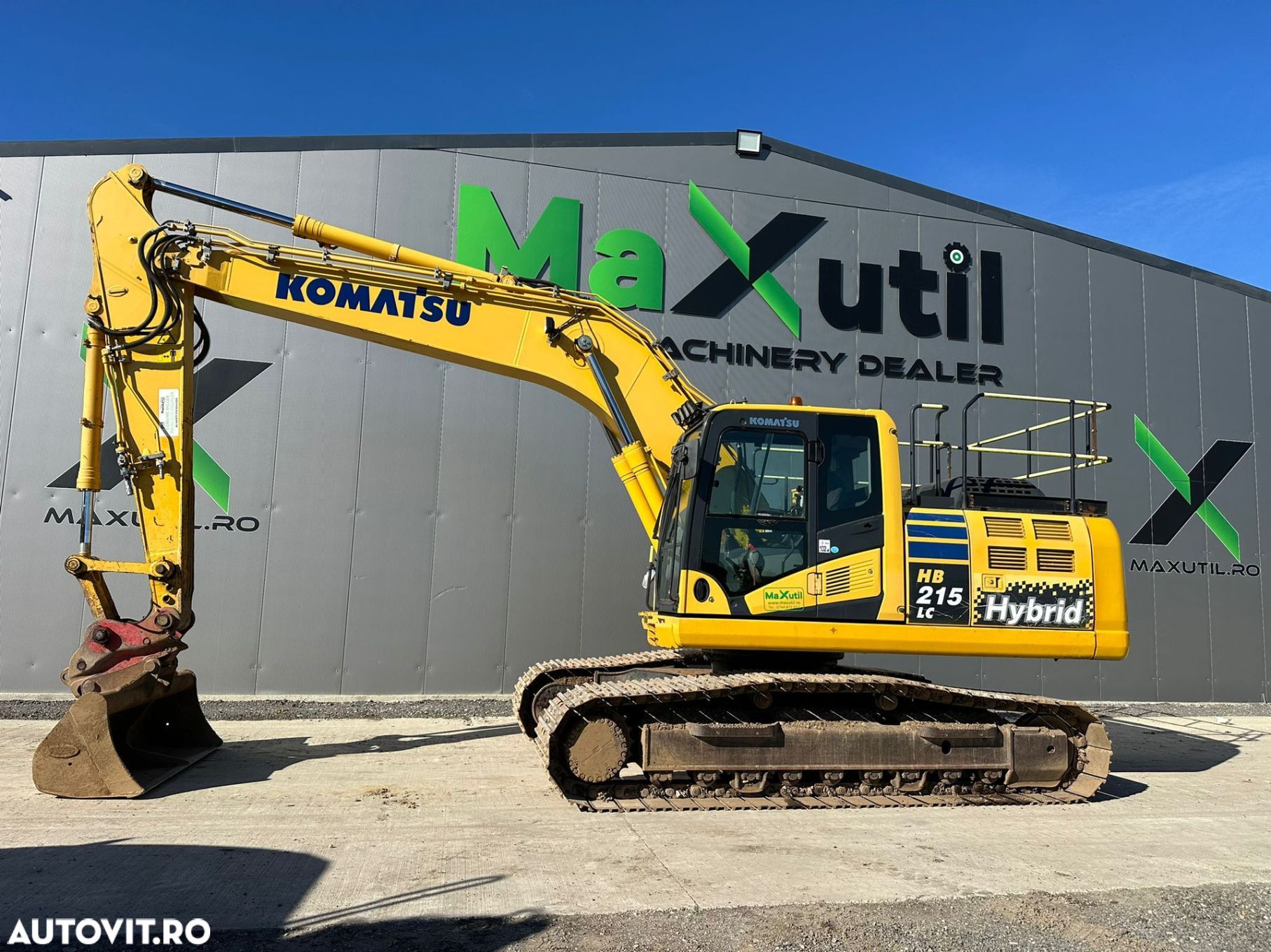 Komatsu HB215LC Hybrid Excavator - 1